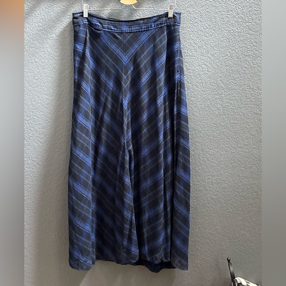 GAP Blue Plaid Flannel Skirt - Picture 2 of 13